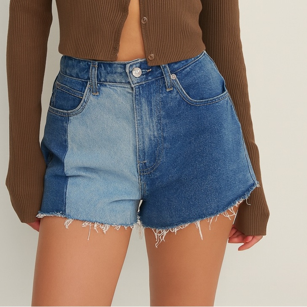 Brand new with tags! Hudson Jeans Two-Tone Fringe Blue Denim Shorts Patchwork!